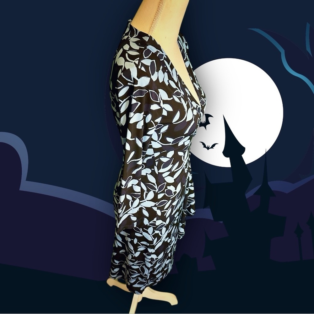 BCBGMaxAzria ‘Adele’ Wrap Dress in “Pacific Blue Combo” Leaf Pattern Size XS - Picture 10 of 11